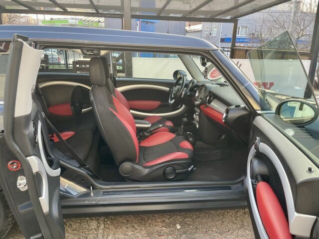 Черный Мини Клабмен, объемом двигателя 1.6 л и пробегом 215 тыс. км за 6850 $, фото 5 на Automoto.ua