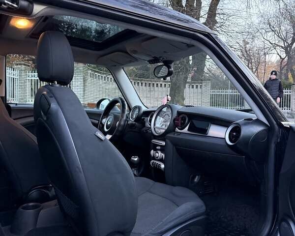 Чорний Міні Клубмен, об'ємом двигуна 1.6 л та пробігом 178 тис. км за 7500 $, фото 6 на Automoto.ua