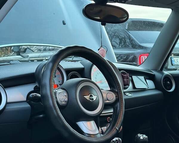 Чорний Міні Клубмен, об'ємом двигуна 1.6 л та пробігом 178 тис. км за 7500 $, фото 5 на Automoto.ua