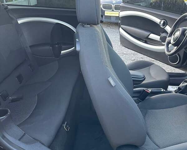 Чорний Міні Клубмен, об'ємом двигуна 1.6 л та пробігом 240 тис. км за 9490 $, фото 3 на Automoto.ua