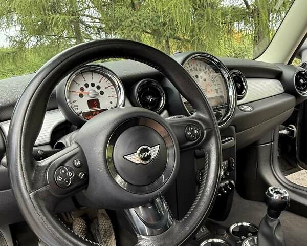 Чорний Міні Клубмен, об'ємом двигуна 1.6 л та пробігом 270 тис. км за 10500 $, фото 16 на Automoto.ua