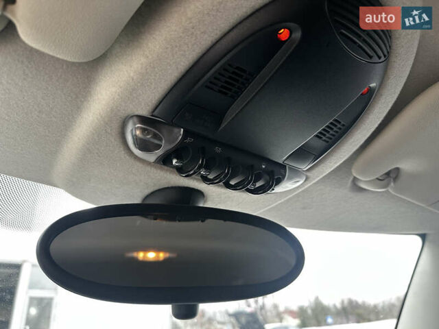 Черный Мини Клабмен, объемом двигателя 1.6 л и пробегом 204 тыс. км за 8900 $, фото 7 на Automoto.ua