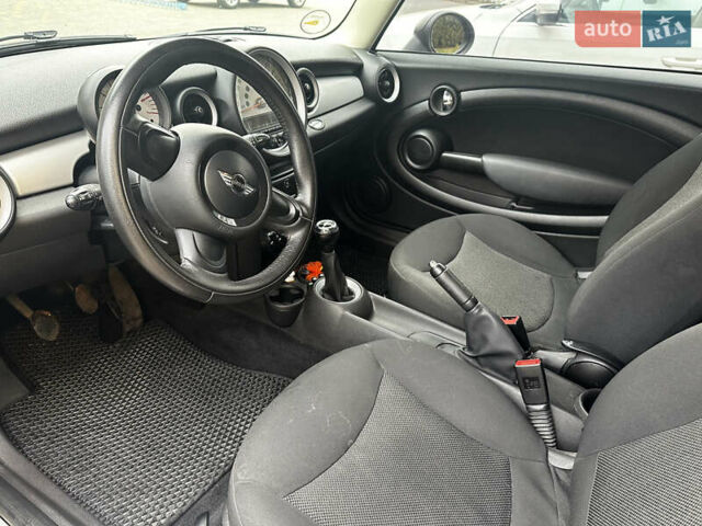 Черный Мини Клабмен, объемом двигателя 1.6 л и пробегом 204 тыс. км за 8900 $, фото 5 на Automoto.ua