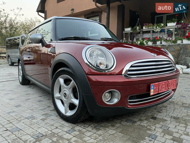 Красный Мини Клабмен, объемом двигателя 1.6 л и пробегом 230 тыс. км за 5600 $, фото 4 на Automoto.ua