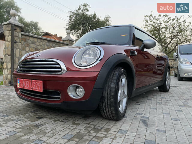 Красный Мини Клабмен, объемом двигателя 1.6 л и пробегом 230 тыс. км за 5600 $, фото 1 на Automoto.ua