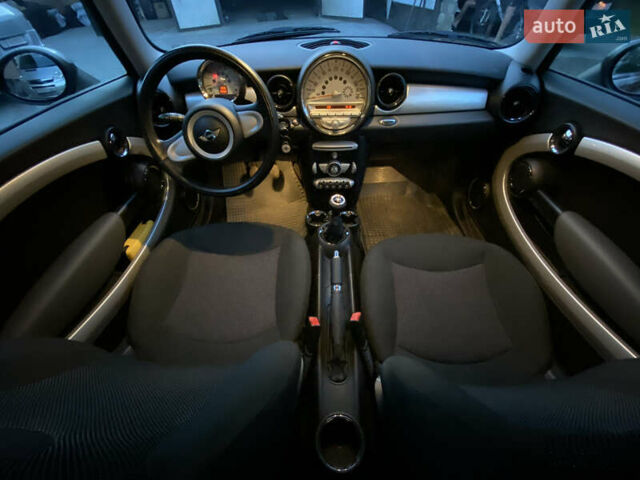 Красный Мини Клабмен, объемом двигателя 1.6 л и пробегом 230 тыс. км за 5600 $, фото 25 на Automoto.ua