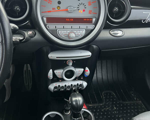 Красный Мини Клабмен, объемом двигателя 1.6 л и пробегом 161 тыс. км за 6900 $, фото 18 на Automoto.ua