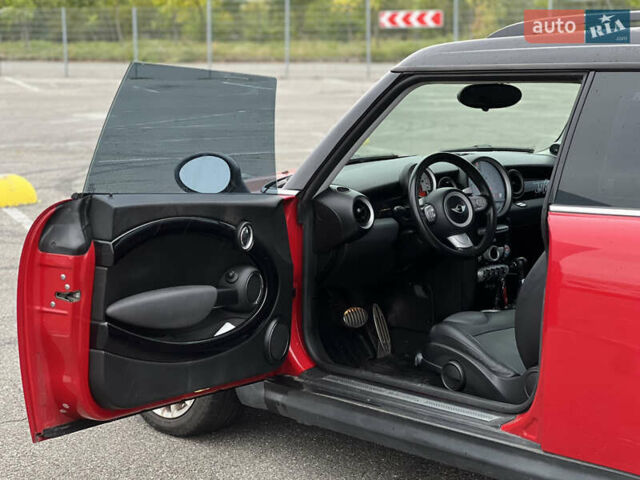 Красный Мини Клабмен, объемом двигателя 1.6 л и пробегом 161 тыс. км за 6900 $, фото 10 на Automoto.ua