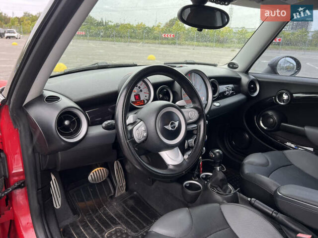 Красный Мини Клабмен, объемом двигателя 1.6 л и пробегом 161 тыс. км за 6900 $, фото 12 на Automoto.ua