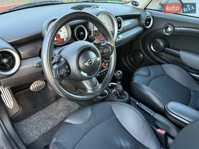 Червоний Міні Клубмен, об'ємом двигуна 1.6 л та пробігом 154 тис. км за 9200 $, фото 44 на Automoto.ua