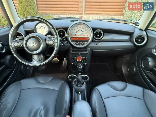 Червоний Міні Клубмен, об'ємом двигуна 1.6 л та пробігом 154 тис. км за 9200 $, фото 61 на Automoto.ua
