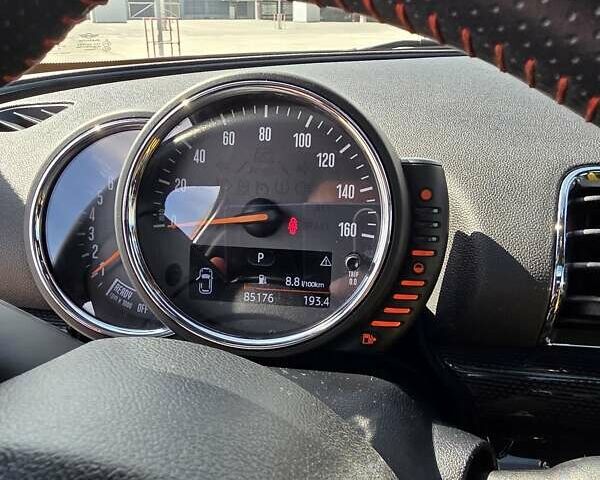 Червоний Міні Клубмен, об'ємом двигуна 2 л та пробігом 85 тис. км за 19000 $, фото 6 на Automoto.ua