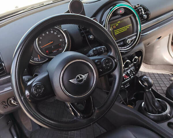 Красный Мини Клабмен, объемом двигателя 1.5 л и пробегом 161 тыс. км за 11900 $, фото 12 на Automoto.ua