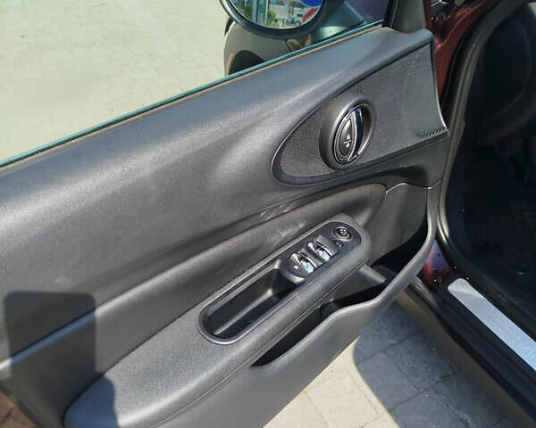 Красный Мини Клабмен, объемом двигателя 1.5 л и пробегом 161 тыс. км за 11900 $, фото 13 на Automoto.ua