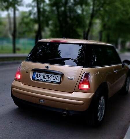 Жовтий Міні Clubman, об'ємом двигуна 1.6 л та пробігом 200 тис. км за 6200 $, фото 15 на Automoto.ua