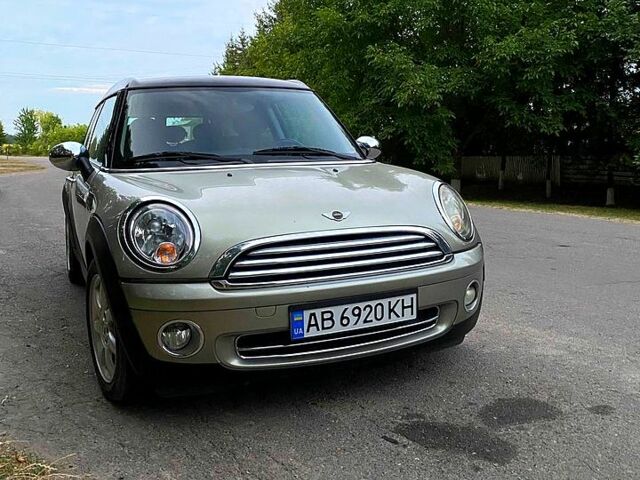 Сірий Міні Clubman, об'ємом двигуна 1.6 л та пробігом 187 тис. км за 5555 $, фото 4 на Automoto.ua