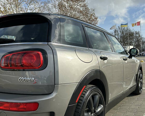 Сірий Міні Клубмен, об'ємом двигуна 2 л та пробігом 90 тис. км за 16200 $, фото 3 на Automoto.ua