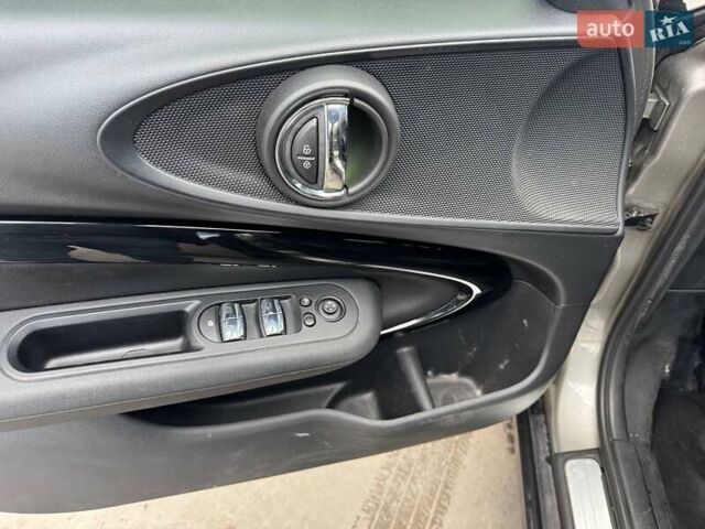 Серый Мини Клабмен, объемом двигателя 2 л и пробегом 159 тыс. км за 12900 $, фото 8 на Automoto.ua