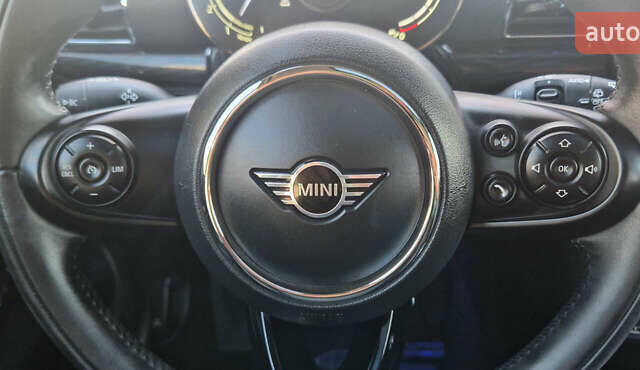 Сірий Міні Клубмен, об'ємом двигуна 2 л та пробігом 170 тис. км за 19900 $, фото 23 на Automoto.ua