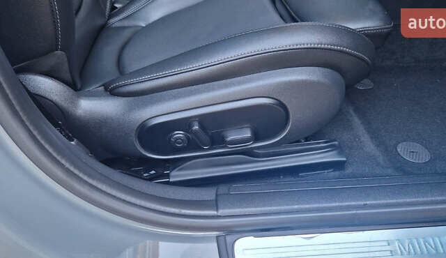 Сірий Міні Клубмен, об'ємом двигуна 2 л та пробігом 170 тис. км за 19900 $, фото 29 на Automoto.ua