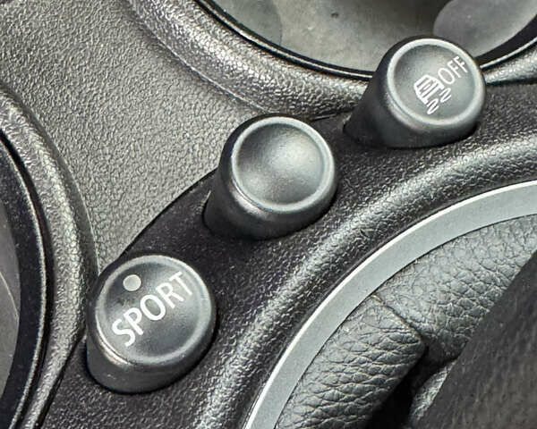 Оранжевый Мини Клабмен, объемом двигателя 1.6 л и пробегом 180 тыс. км за 8300 $, фото 17 на Automoto.ua