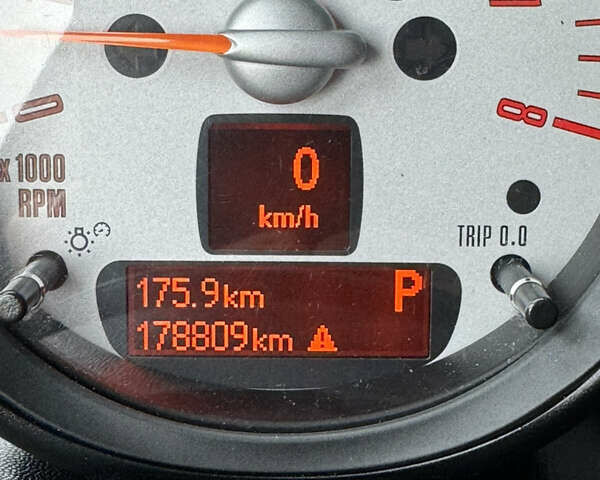 Помаранчевий Міні Клубмен, об'ємом двигуна 1.6 л та пробігом 179 тис. км за 8300 $, фото 18 на Automoto.ua