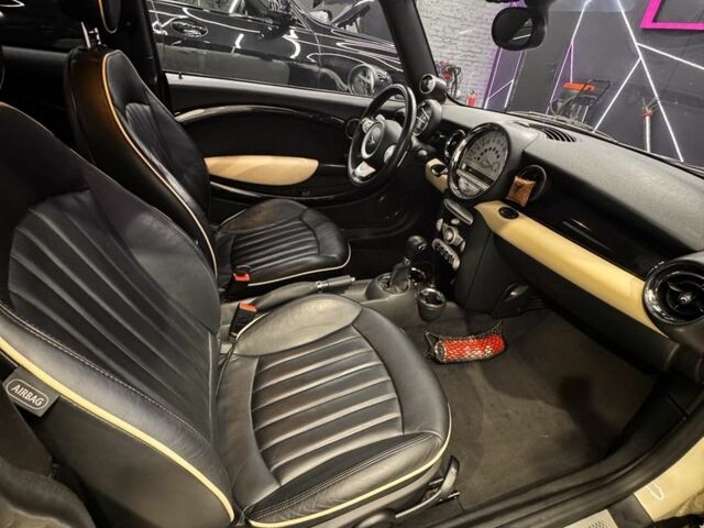 Белый Мини Купер С, объемом двигателя 1.6 л и пробегом 140 тыс. км за 7800 $, фото 4 на Automoto.ua