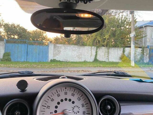 Белый Мини Купер С, объемом двигателя 1.6 л и пробегом 126 тыс. км за 9800 $, фото 8 на Automoto.ua