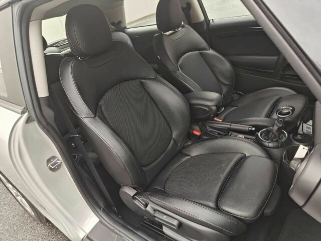 Белый Мини Купер С, объемом двигателя 2 л и пробегом 71 тыс. км за 2900 $, фото 7 на Automoto.ua