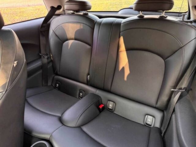 Белый Мини Купер С, объемом двигателя 2 л и пробегом 80 тыс. км за 5000 $, фото 9 на Automoto.ua