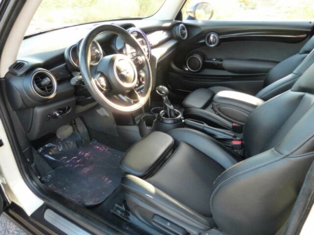 Мини Купер С 2015 в Одессе на Automoto.ua Белый Мини Купер С, объемом двигателя 2 л и пробегом 74 тыс. км за 2900 $, фото 7 на Automoto.ua