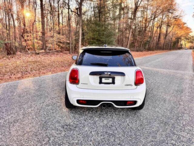 Белый Мини Купер С, объемом двигателя 2 л и пробегом 80 тыс. км за 5000 $, фото 5 на Automoto.ua