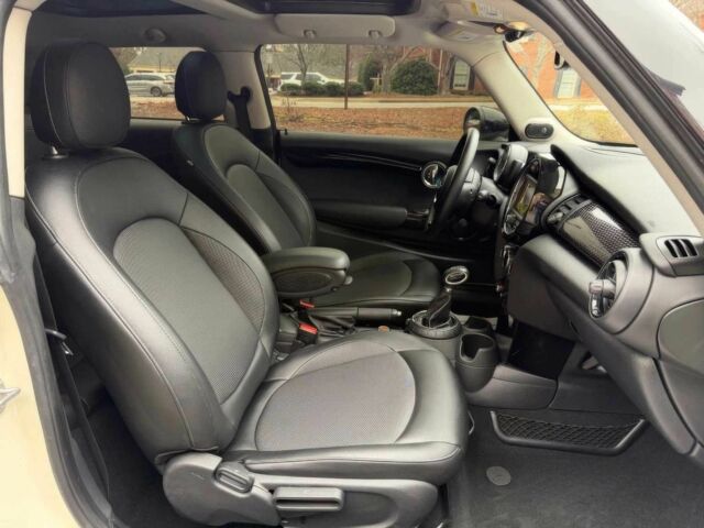 Белый Мини Купер С, объемом двигателя 2 л и пробегом 72 тыс. км за 2900 $, фото 8 на Automoto.ua