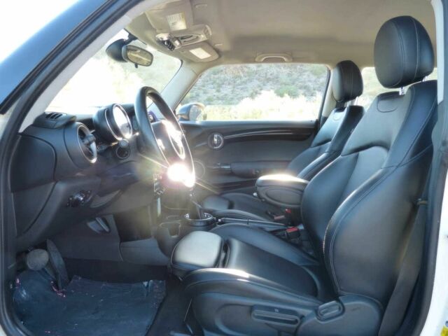 Мини Купер С 2015 в Одессе на Automoto.ua Белый Мини Купер С, объемом двигателя 2 л и пробегом 74 тыс. км за 2900 $, фото 8 на Automoto.ua