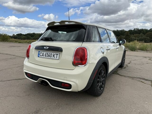 Білий Міні Cooper S, об'ємом двигуна 2 л та пробігом 129 тис. км за 13297 $, фото 4 на Automoto.ua