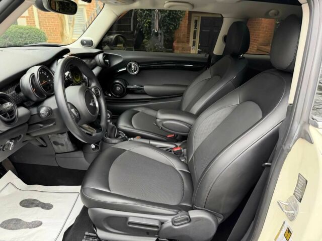 Белый Мини Купер С, объемом двигателя 2 л и пробегом 72 тыс. км за 2900 $, фото 10 на Automoto.ua