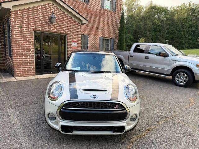 Білий Міні Cooper S, об'ємом двигуна 2 л та пробігом 107 тис. км за 3437 $, фото 1 на Automoto.ua