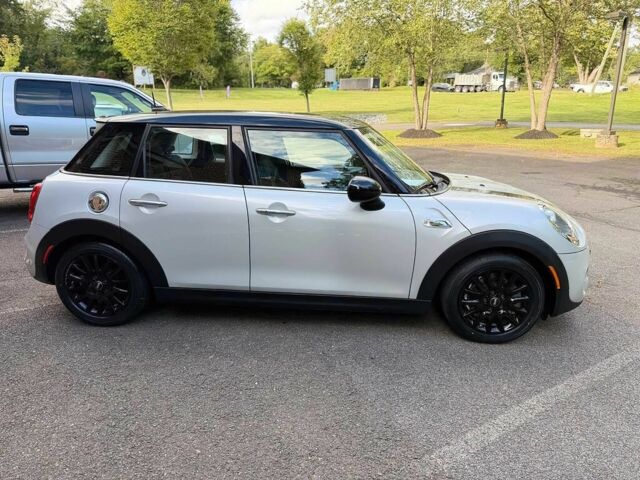 Білий Міні Cooper S, об'ємом двигуна 2 л та пробігом 107 тис. км за 3437 $, фото 3 на Automoto.ua