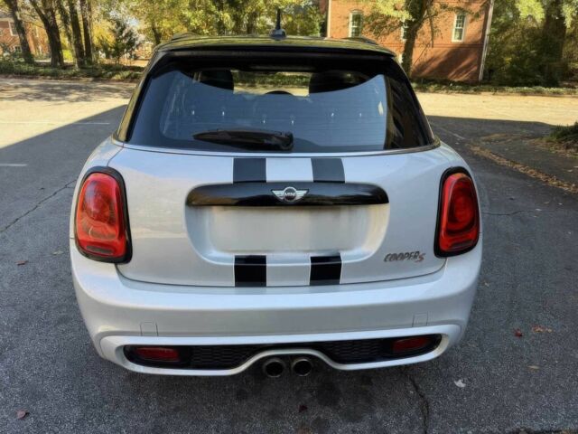 Белый Мини Купер С, объемом двигателя 2 л и пробегом 69 тыс. км за 6100 $, фото 5 на Automoto.ua