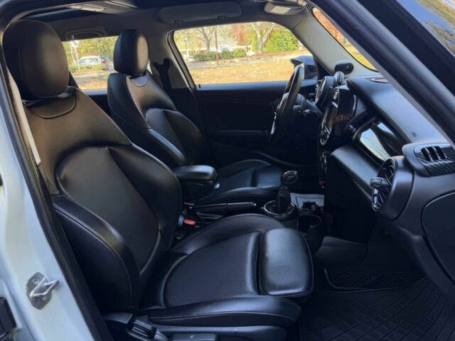 Белый Мини Купер С, объемом двигателя 2 л и пробегом 60 тыс. км за 4500 $, фото 10 на Automoto.ua