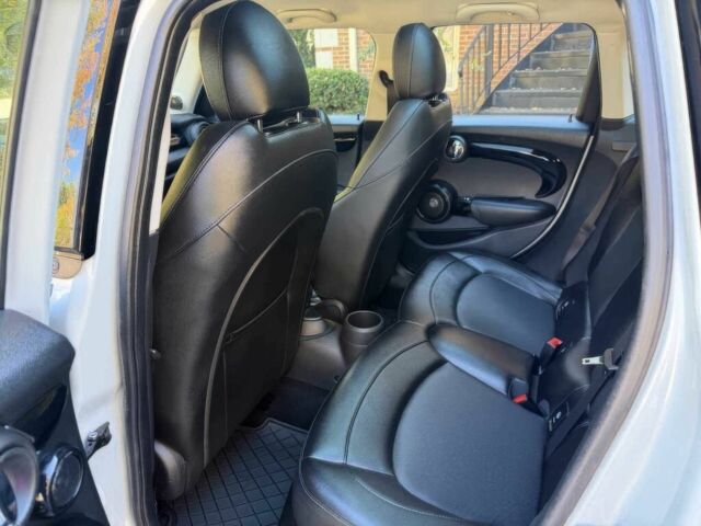 Белый Мини Купер С, объемом двигателя 2 л и пробегом 69 тыс. км за 6100 $, фото 12 на Automoto.ua