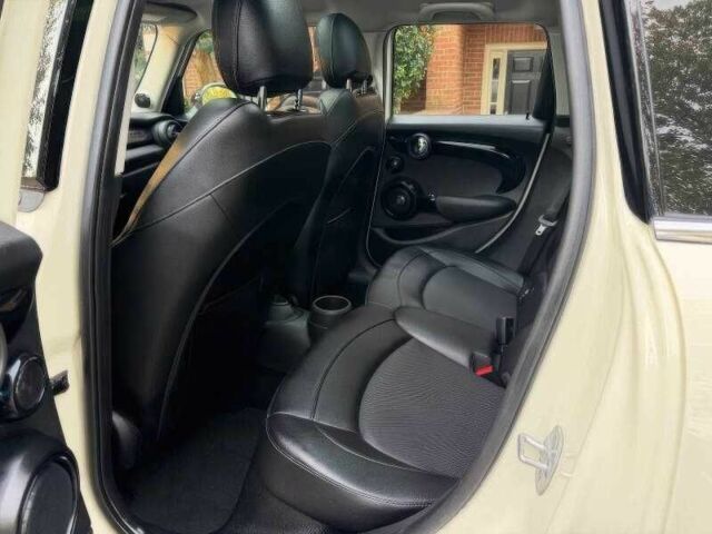 Білий Міні Cooper S, об'ємом двигуна 2 л та пробігом 89 тис. км за 5000 $, фото 9 на Automoto.ua