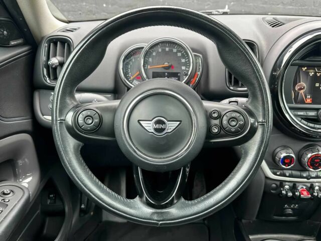 Белый Мини Купер С, объемом двигателя 2 л и пробегом 47 тыс. км за 4100 $, фото 12 на Automoto.ua