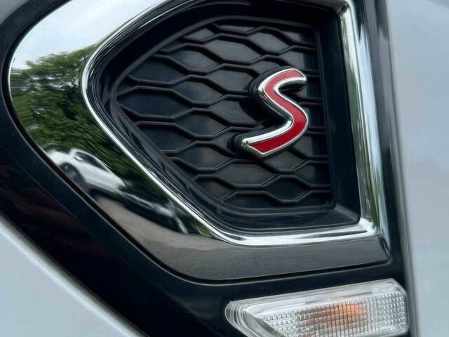 Білий Міні Cooper S, об'ємом двигуна 2 л та пробігом 40 тис. км за 4100 $, фото 17 на Automoto.ua