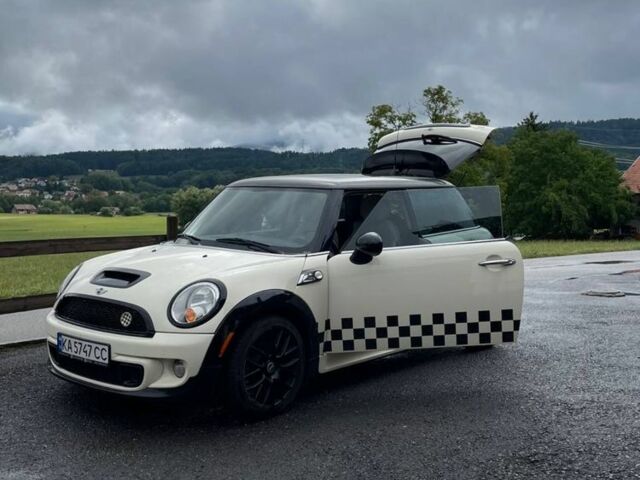 Бежевий Міні Cooper S, об'ємом двигуна 1.6 л та пробігом 160 тис. км за 8711 $, фото 1 на Automoto.ua