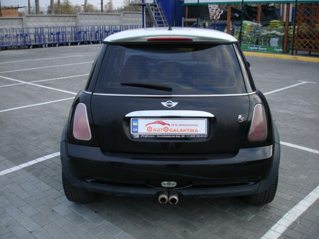 Чорний Міні Cooper S, об'ємом двигуна 1.6 л та пробігом 207 тис. км за 6000 $, фото 5 на Automoto.ua