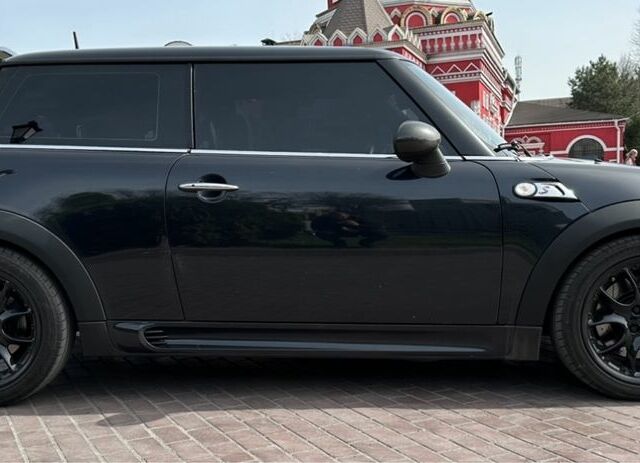 Чорний Міні Cooper S, об'ємом двигуна 0.16 л та пробігом 170 тис. км за 8300 $, фото 3 на Automoto.ua