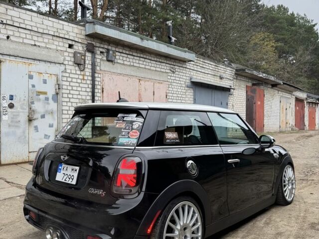 Чорний Міні Cooper S, об'ємом двигуна 2 л та пробігом 70 тис. км за 14999 $, фото 21 на Automoto.ua