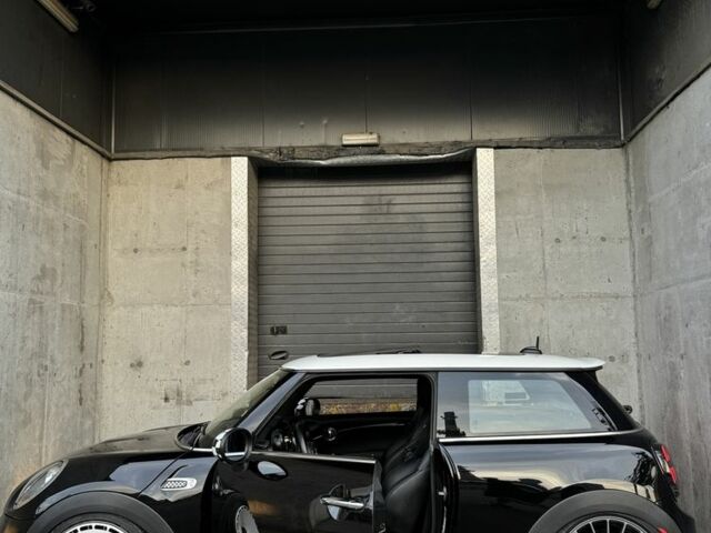 Чорний Міні Cooper S, об'ємом двигуна 2 л та пробігом 70 тис. км за 14999 $, фото 5 на Automoto.ua