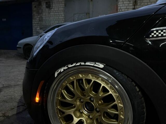 Чорний Міні Cooper S, об'ємом двигуна 2 л та пробігом 70 тис. км за 14999 $, фото 4 на Automoto.ua